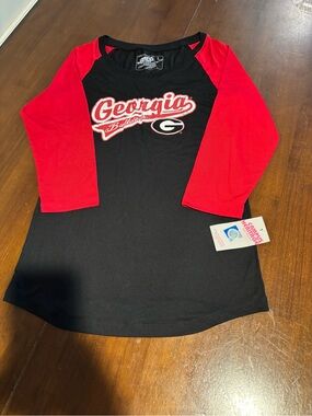 Georgia Bulldogs Raglan Tee - Black & Red Campus Heritage brand. Junior size